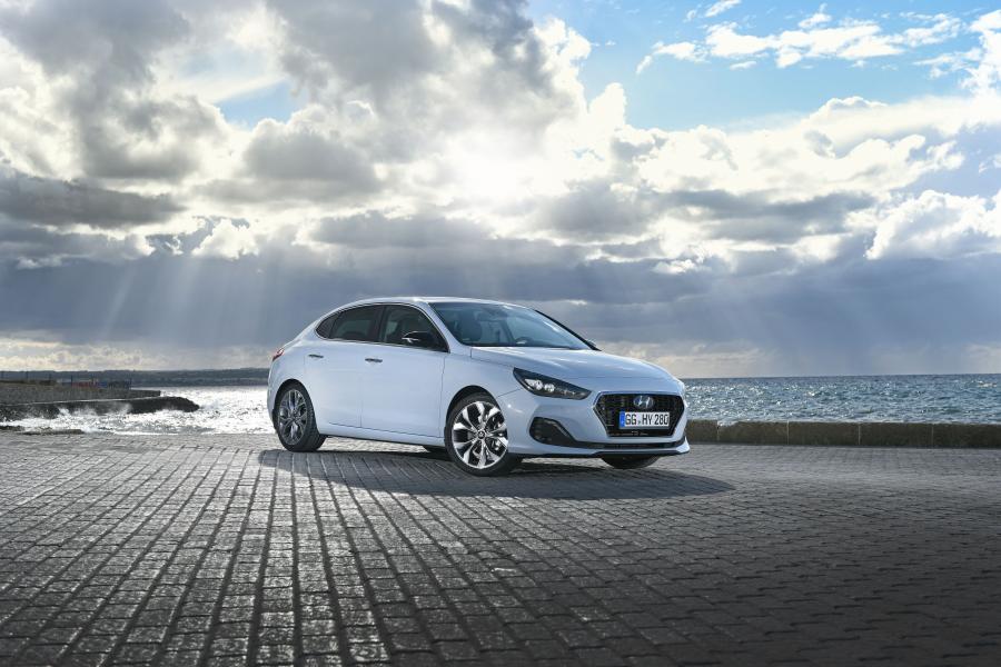  Hyundai i30 Fastback (PD) 2017 года  (WW) (фото 33 из 51)